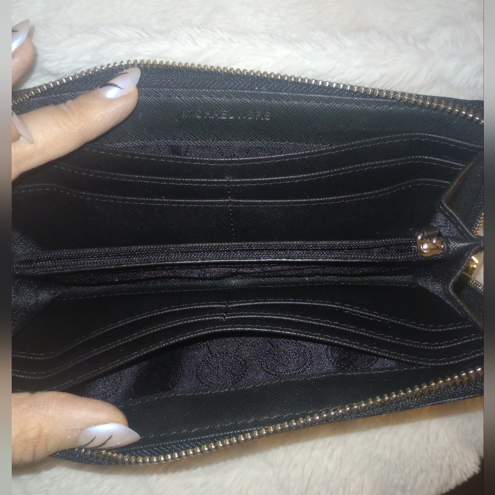 Michael Kors Black Jet Set- Wallet And Tote - Picture 11 of 12